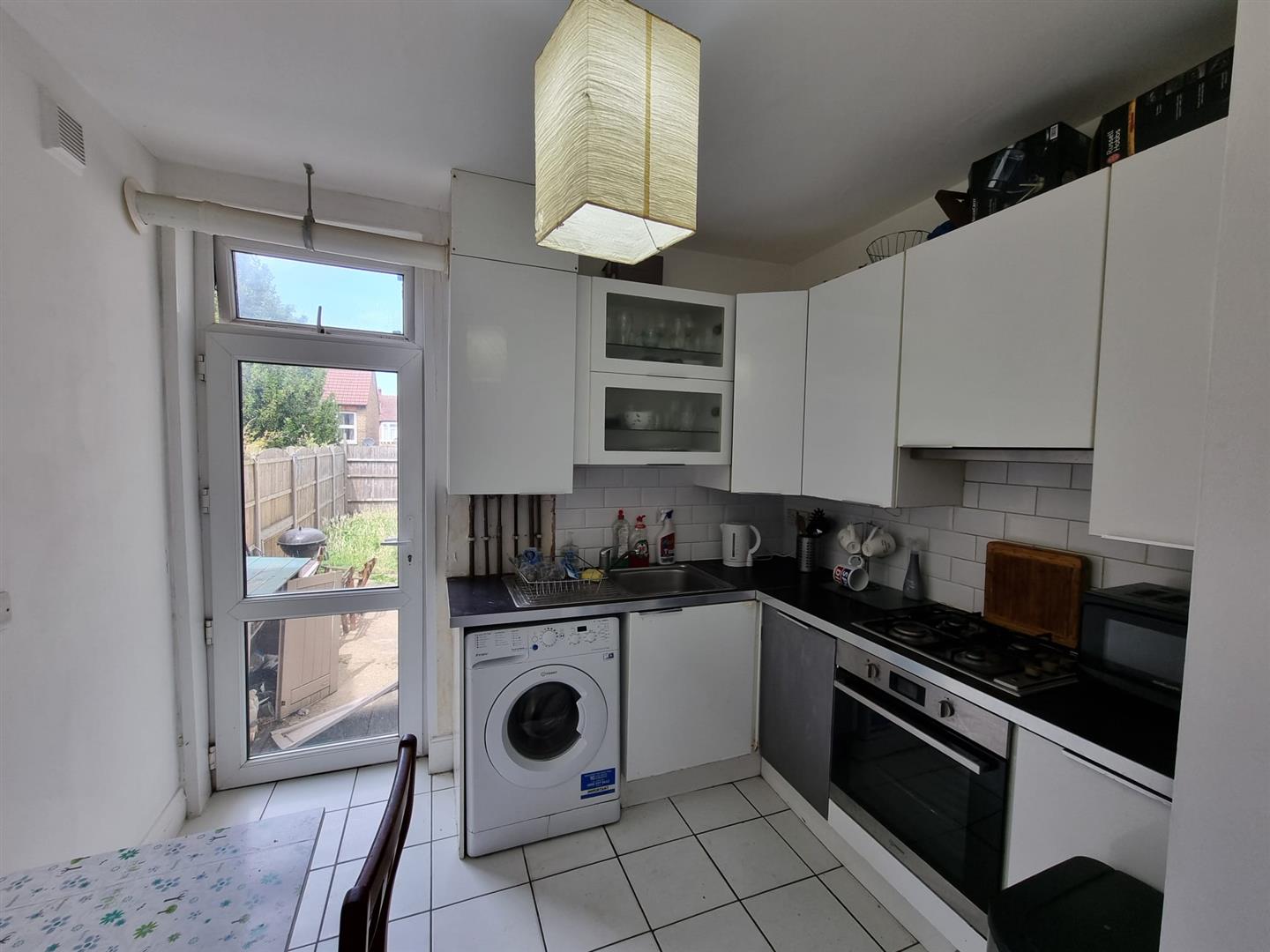 Flat Pemdevon Road in Greater London