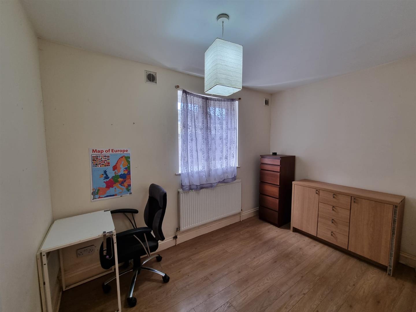 Flat Pemdevon Road in Greater London