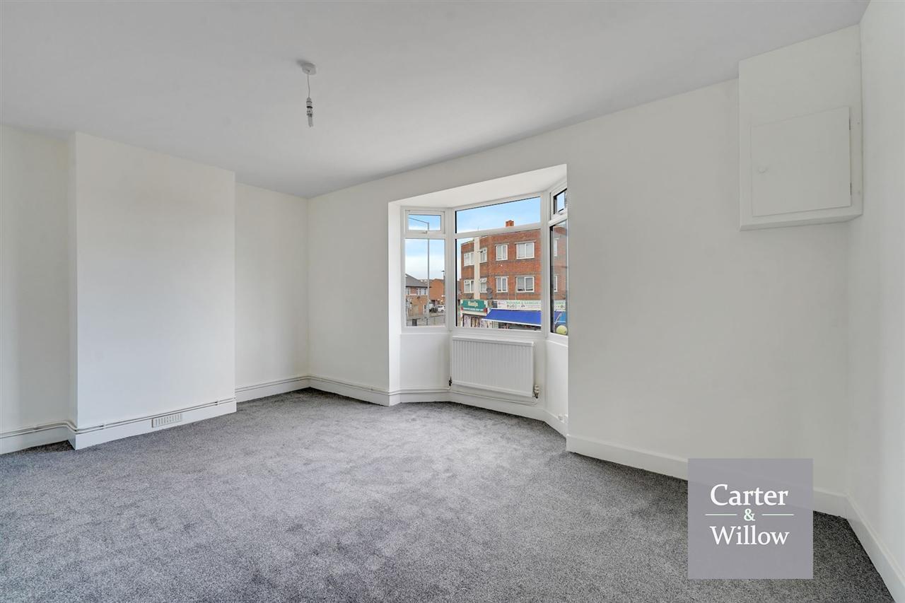 Flat Oxlow Lane in Greater London