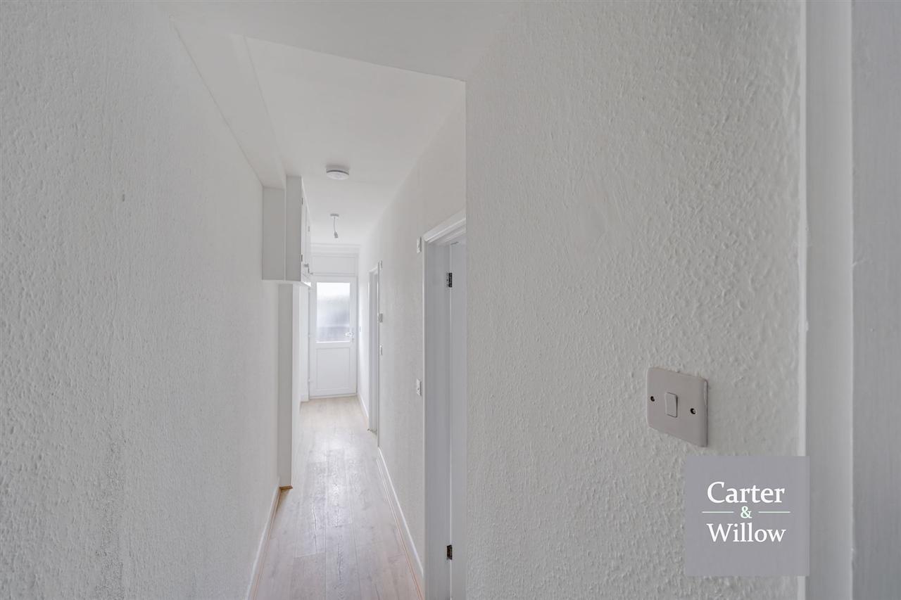 Flat Oxlow Lane in Greater London