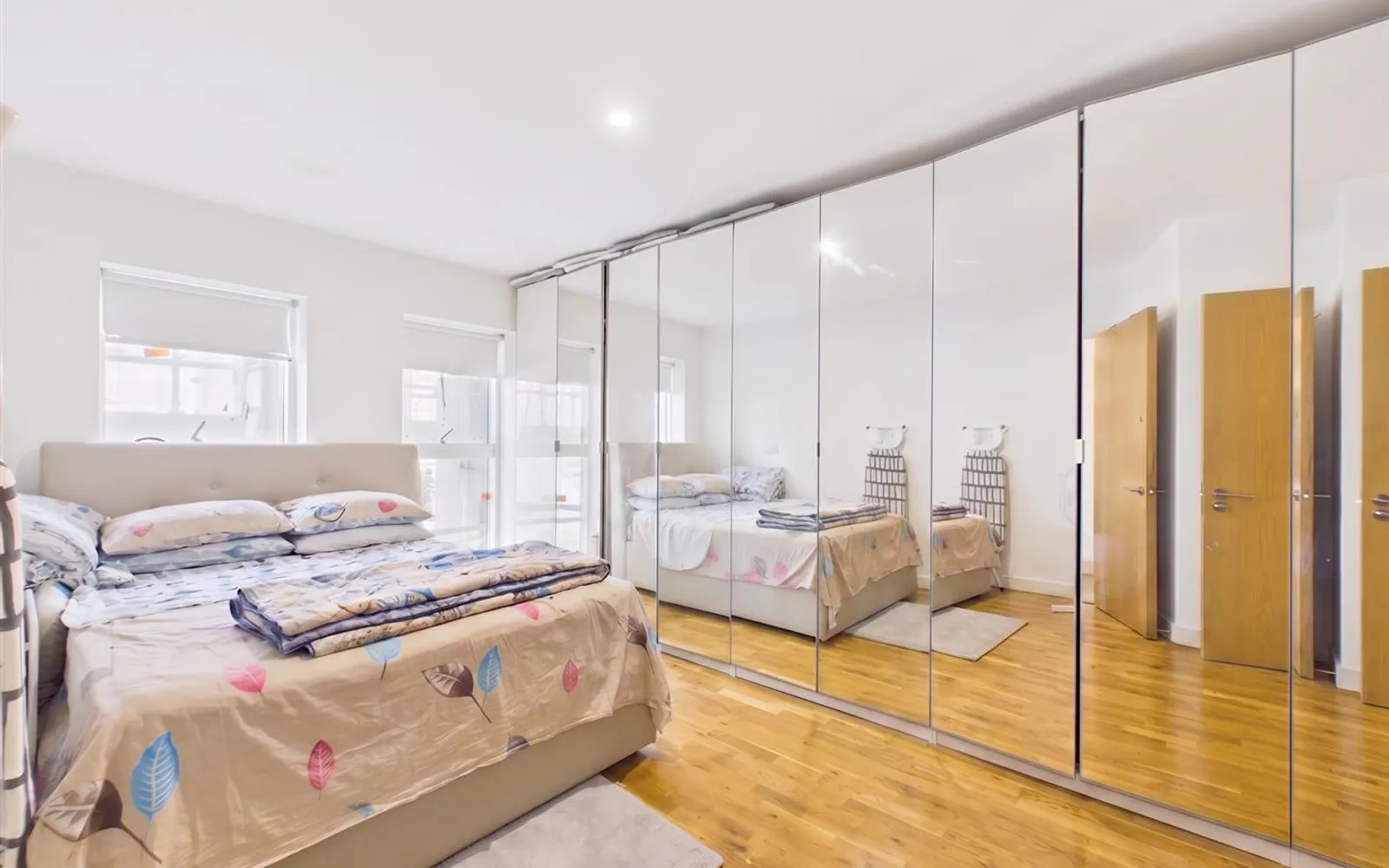 Flat Clovelly Place in Dartford