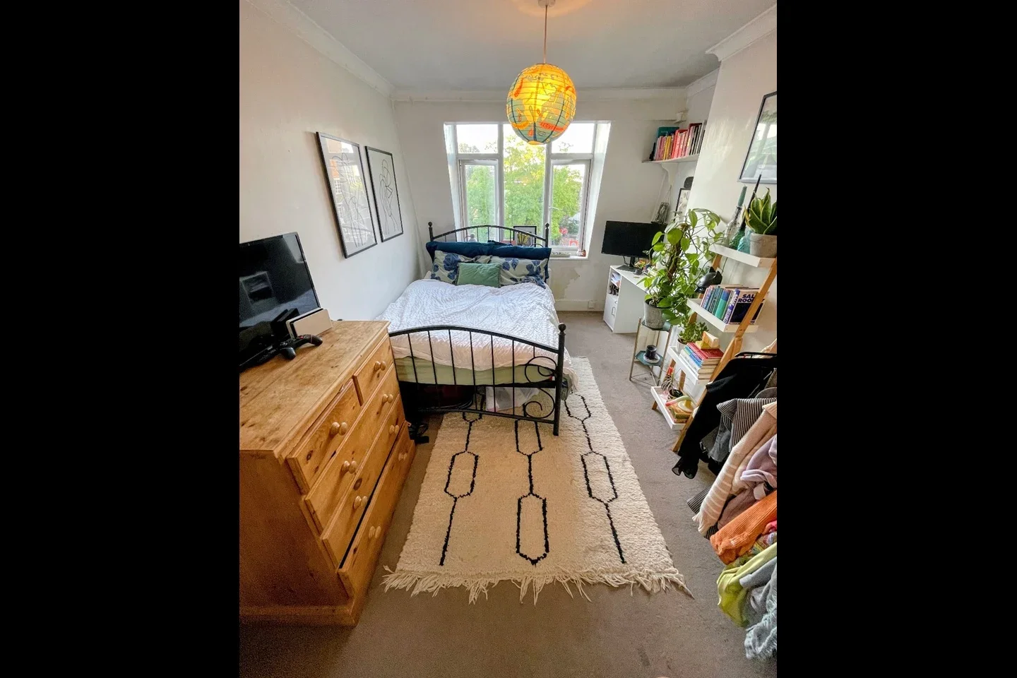 Room Acre Lane in Greater London