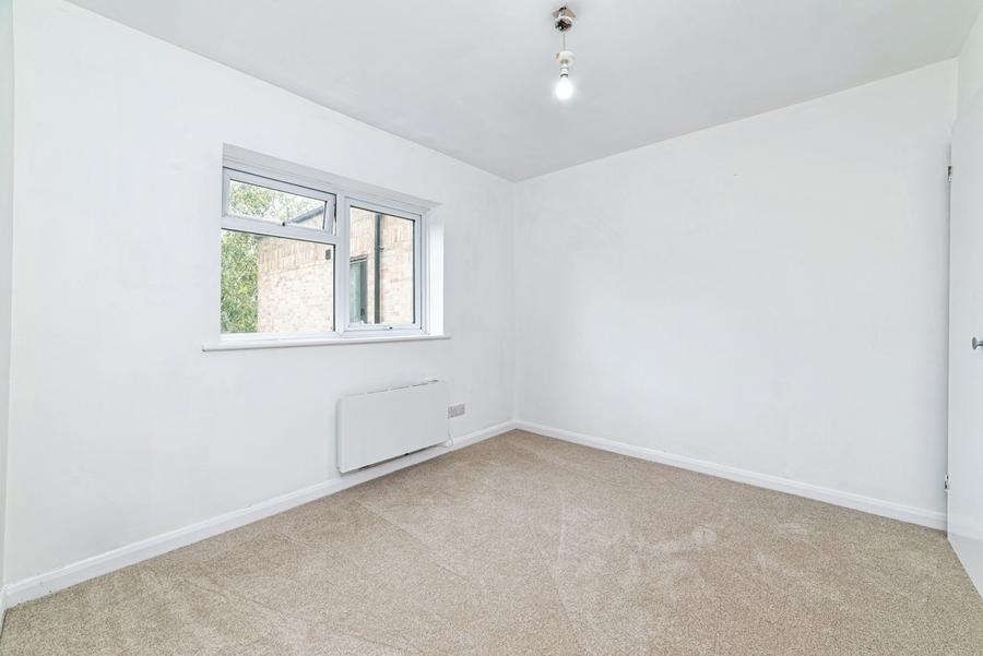 Flat Frescade Crescent in Basingstoke and Deane