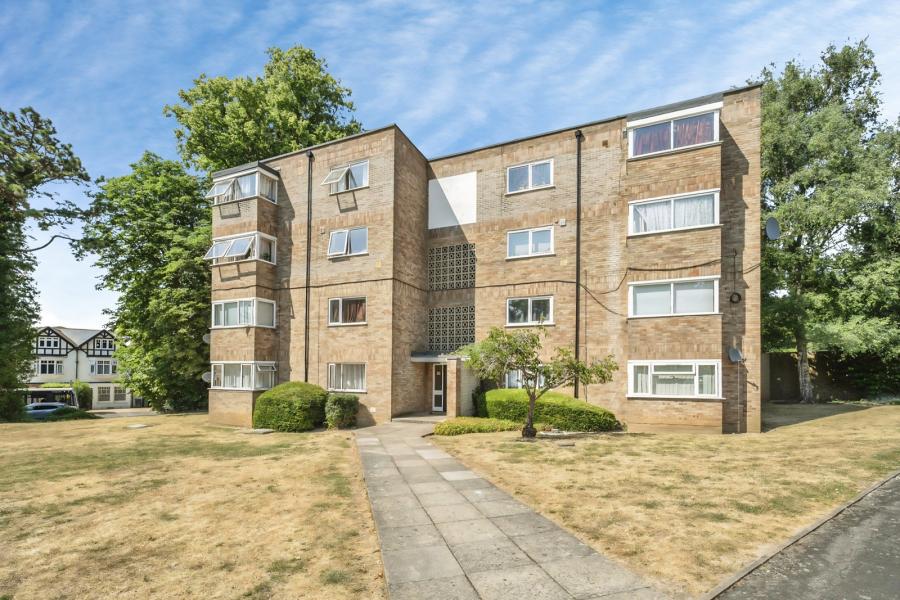Flat Frescade Crescent in Basingstoke and Deane