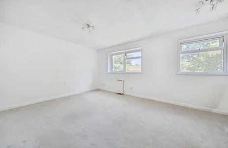 Flat Frescade Crescent in Basingstoke and Deane