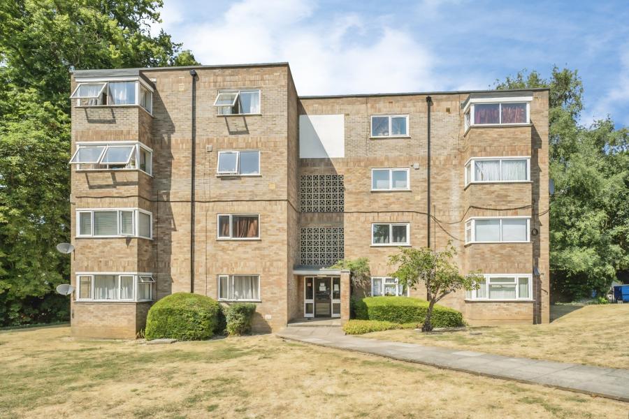 Flat Frescade Crescent in Basingstoke and Deane