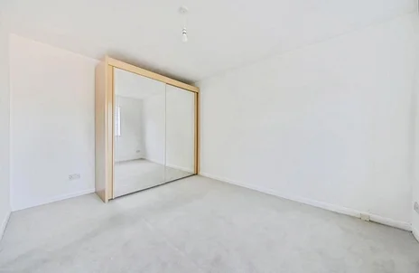 Flat Frescade Crescent in Basingstoke and Deane