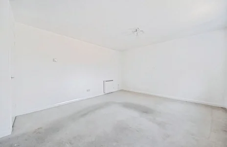 Flat Frescade Crescent in Basingstoke and Deane