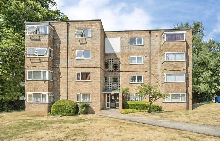 Flat Frescade Crescent in Basingstoke and Deane