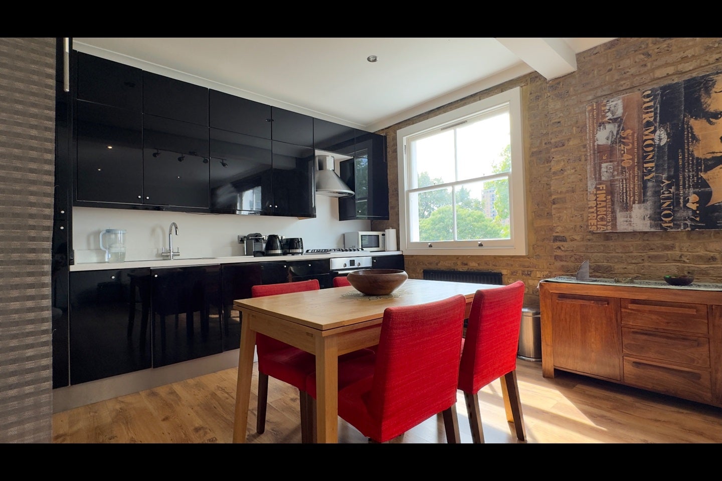 Flat Cornwall Gardens in Greater London