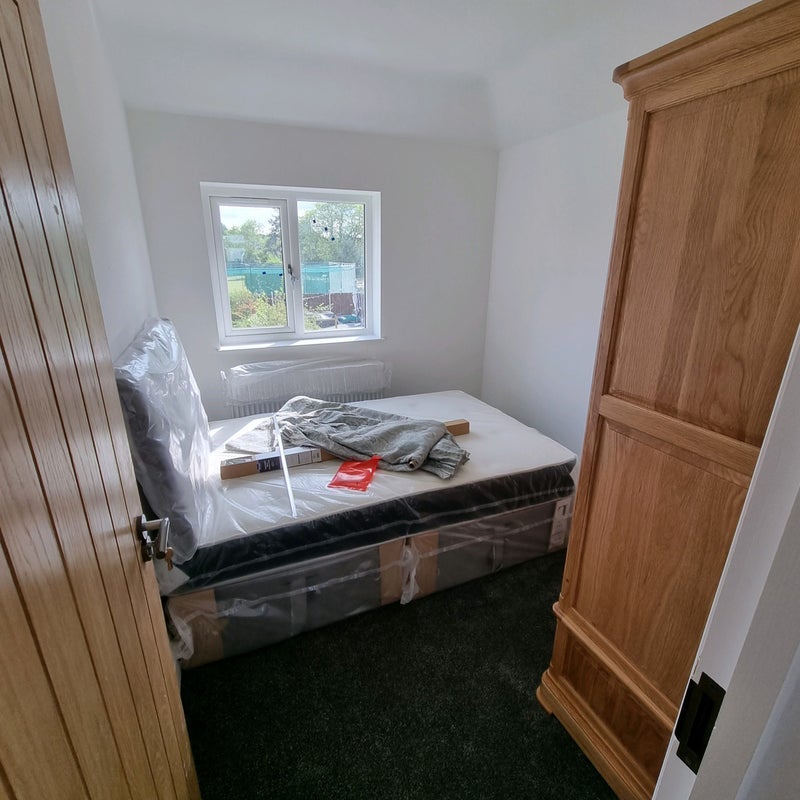 Room Blacklands Road in Greater London