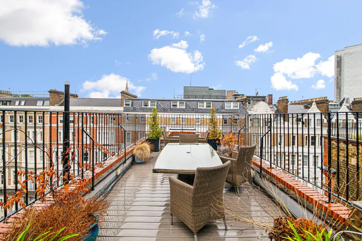 Flat Harrington Gardens in Greater London