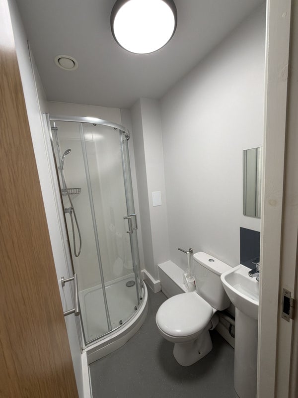 Room Lower Chatham Street in Manchester