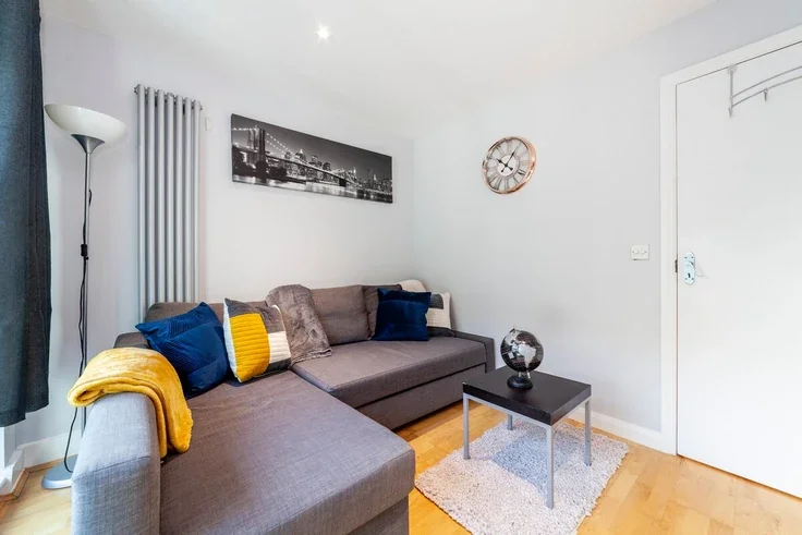 Flat Millharbour in Greater London