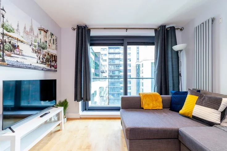 Flat Millharbour in Greater London