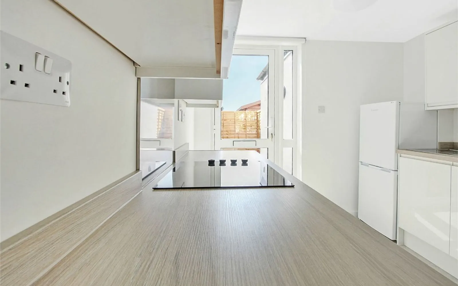 Flat Kenton Lane in Greater London