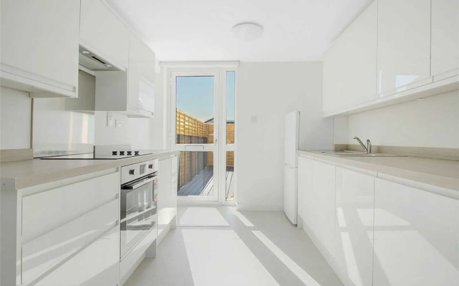 Flat Kenton Lane in Greater London