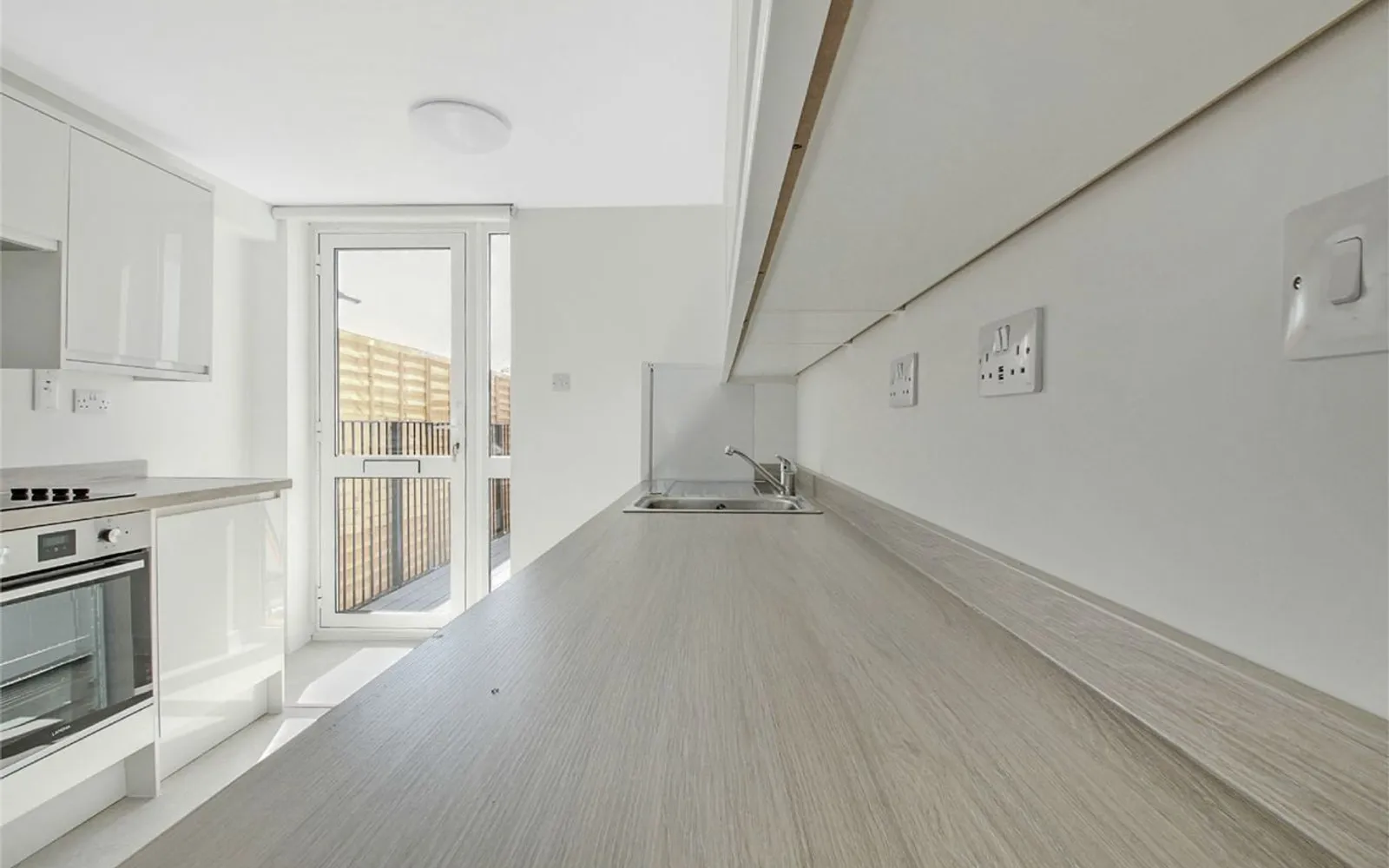 Flat Kenton Lane in Greater London