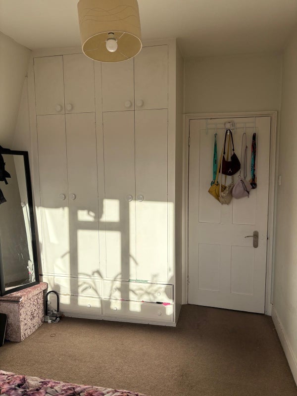 Room Fulham Road in Greater London