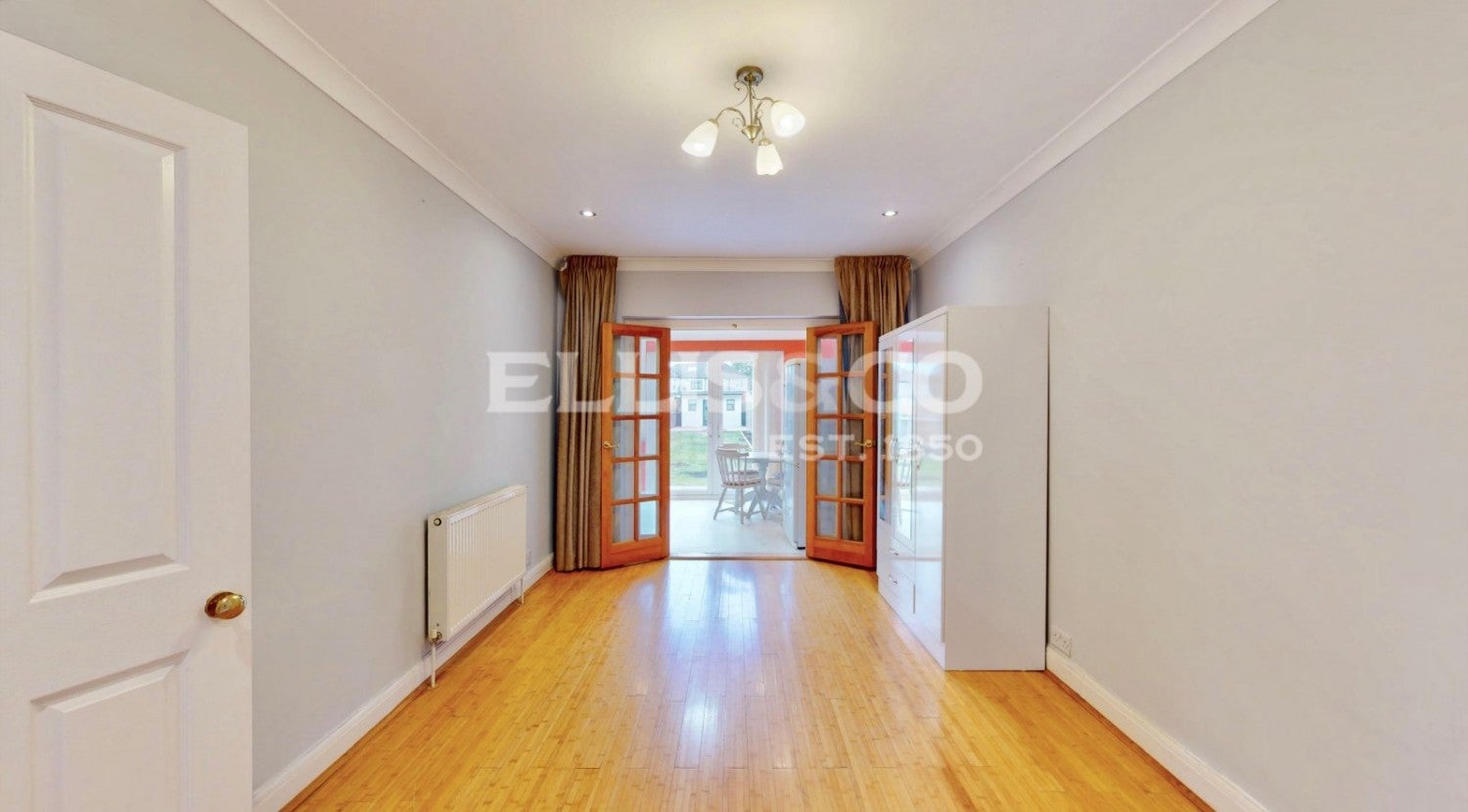 House Alicia Gardens in Greater London