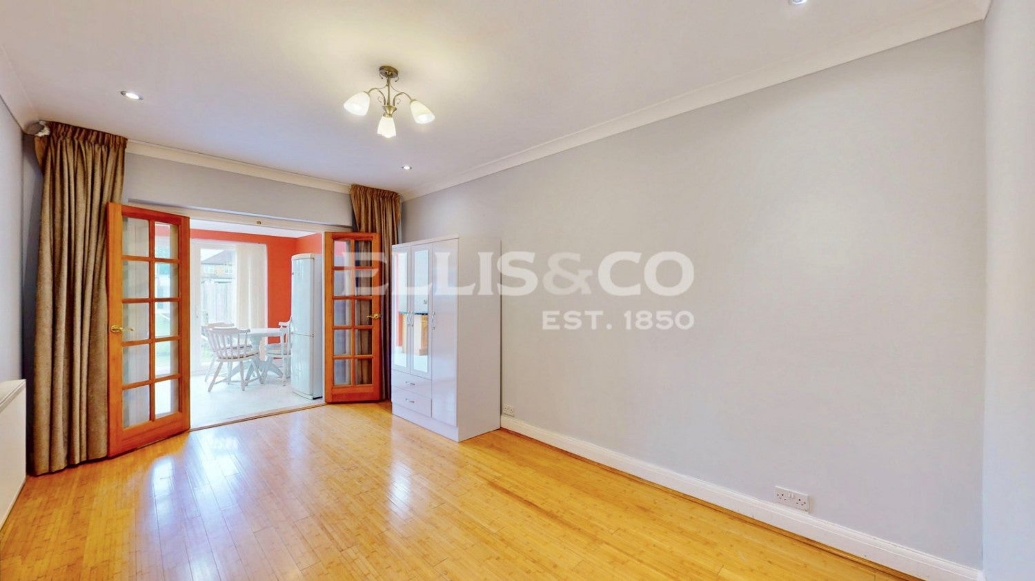 House Alicia Gardens in Greater London