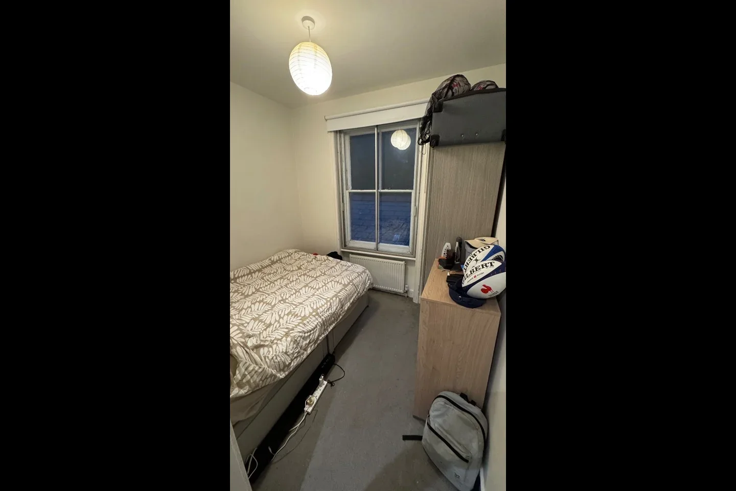 Room Exeter Road in Greater London