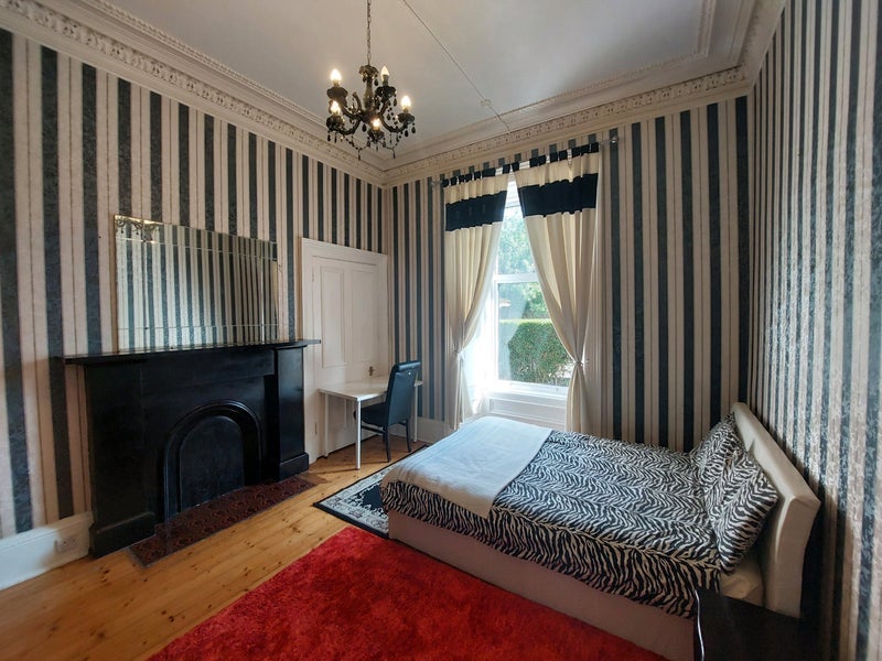 Room Marchhall Crescent in City of Edinburgh