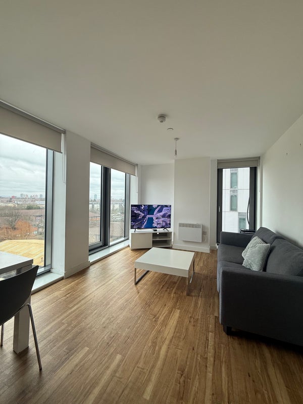 Flat Michigan Avenue in Salford
