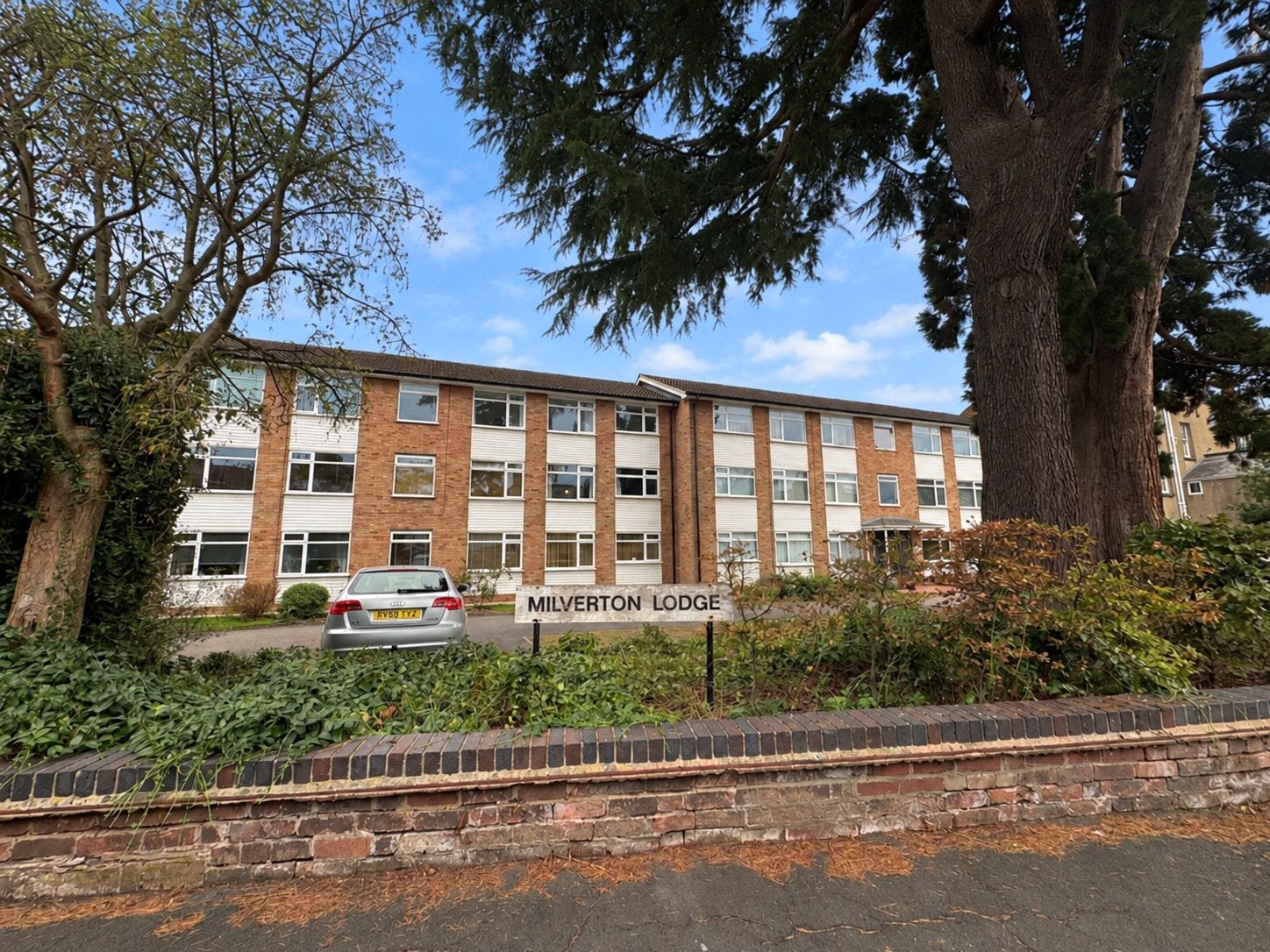 Flat Milverton Crescent West in Leamington