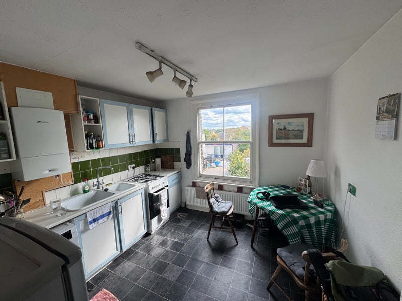 Room Drakefell Road in Greater London