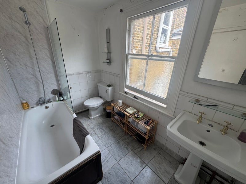 Room Drakefell Road in Greater London