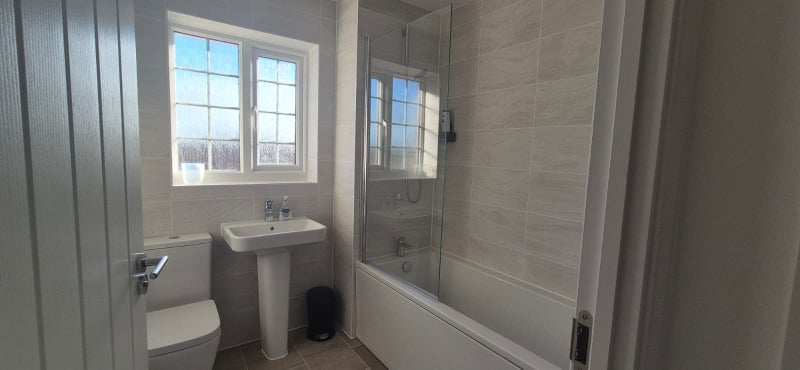 Room Lower Farm Way in Nuneaton and Bedworth