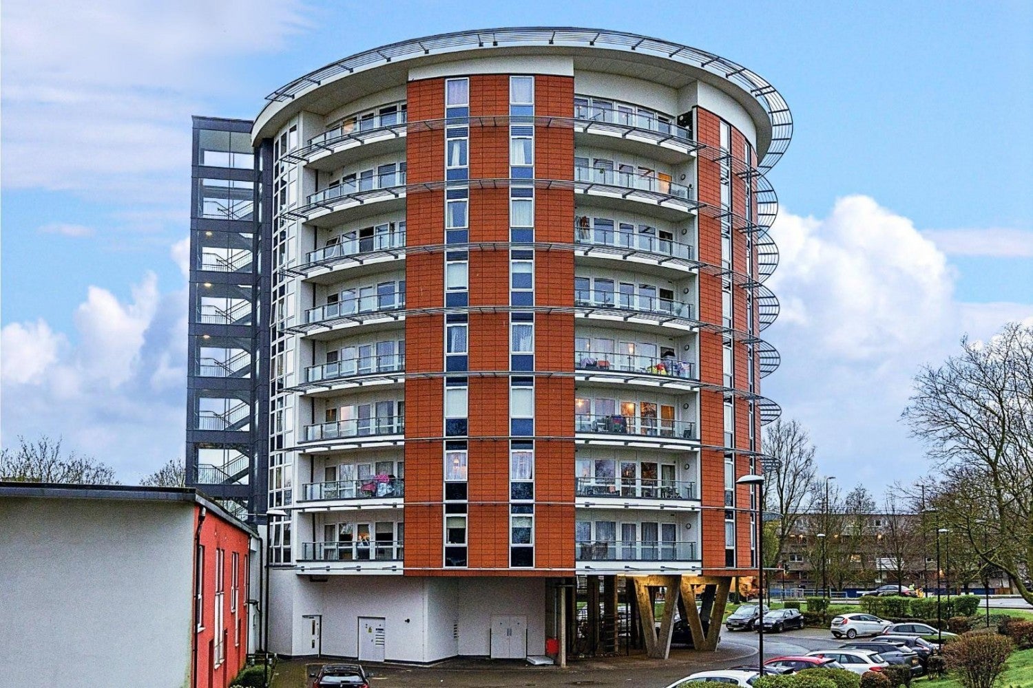 Flat Poplar Place in Greater London