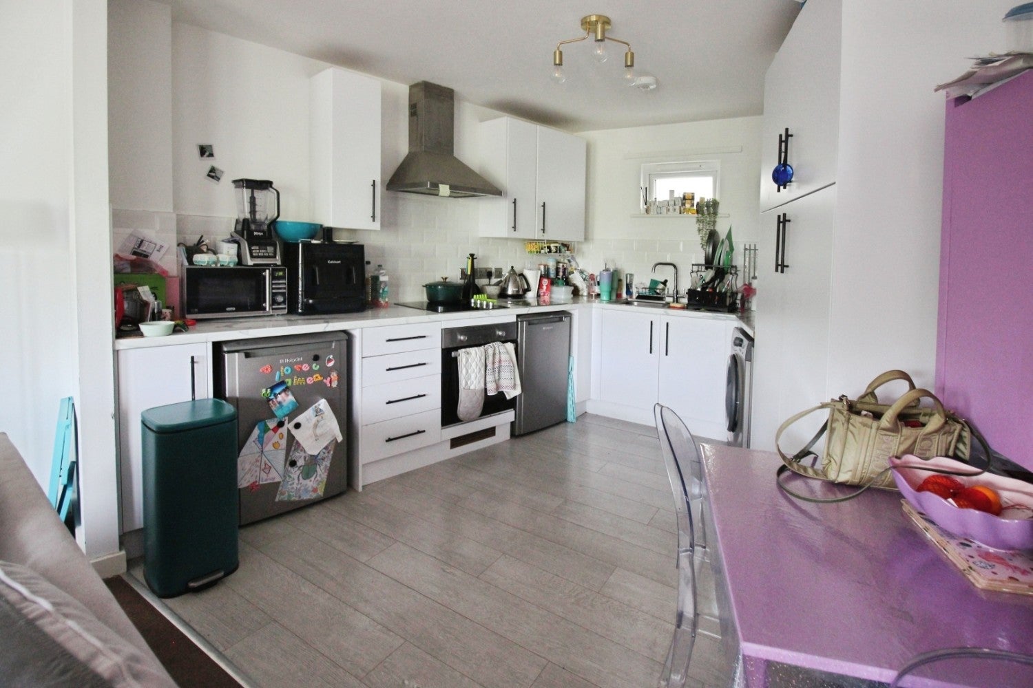 Flat Poplar Place in Greater London