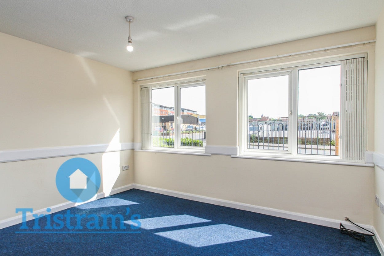 Flat Wollaton Road in Nottingham
