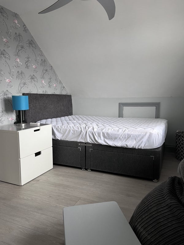 Room Lingwood Avenue in Christchurch