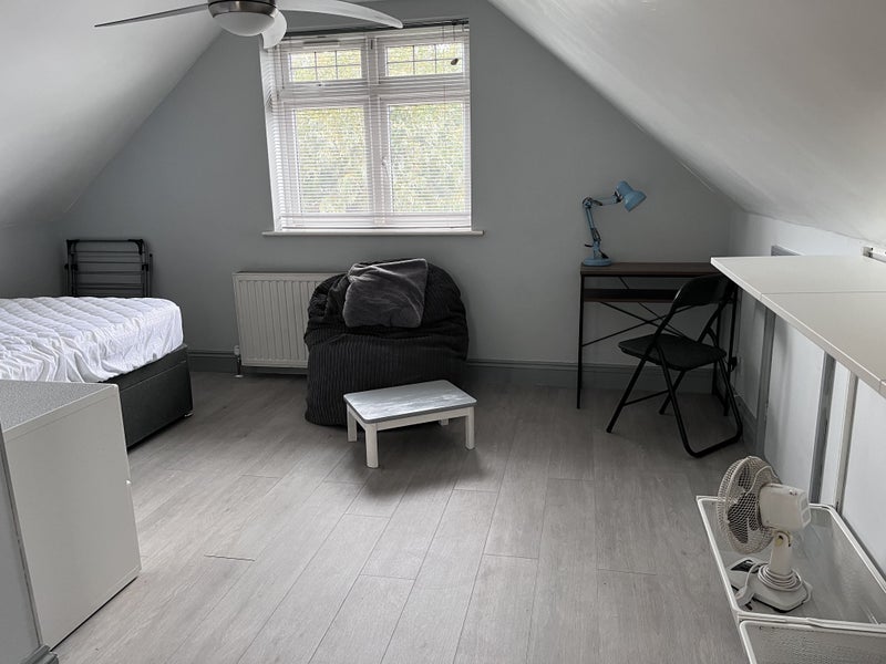 Room Lingwood Avenue in Christchurch