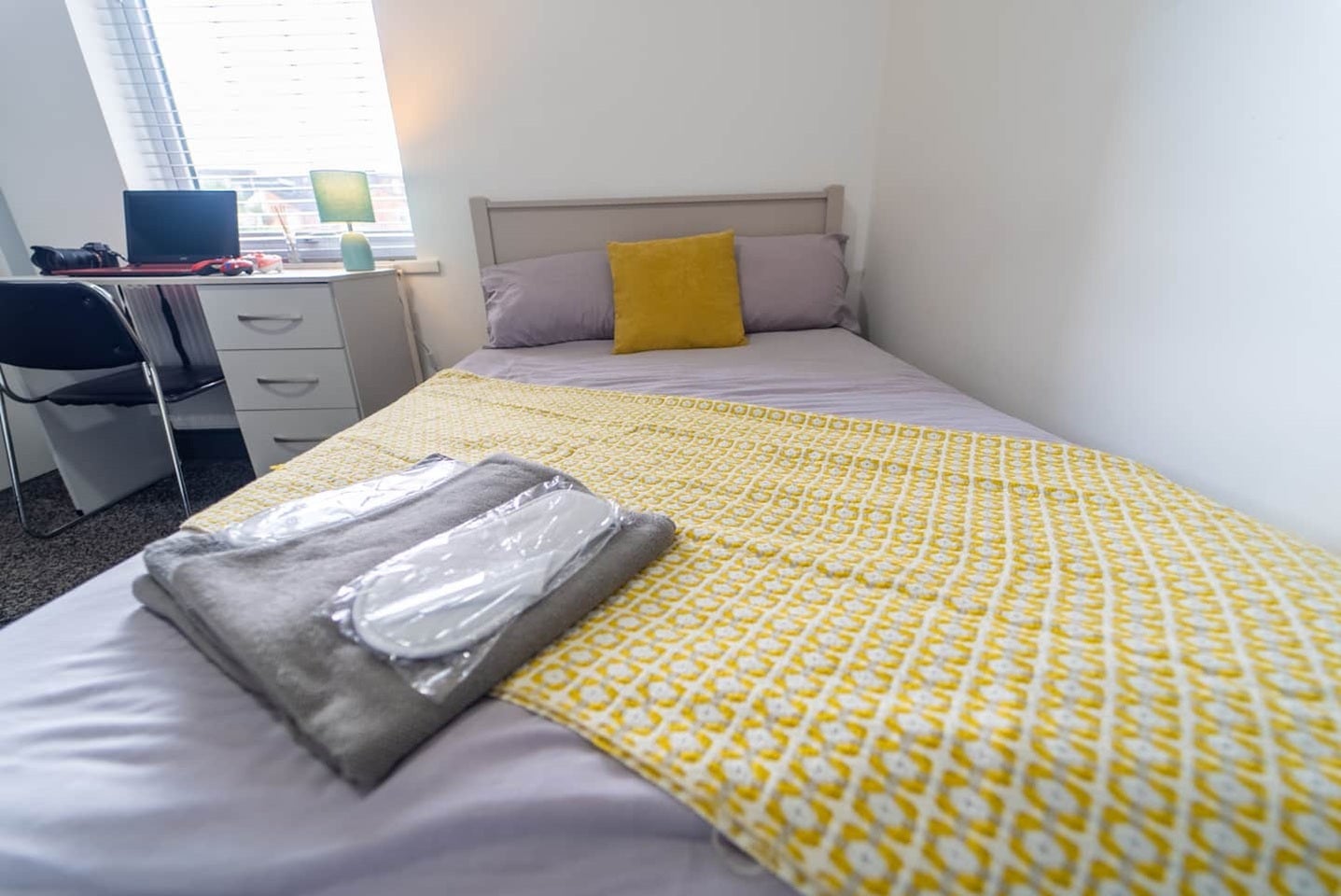 Room Bournbrook Road in Birmingham