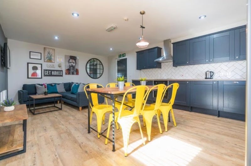 Room Falconar Street in Newcastle upon Tyne