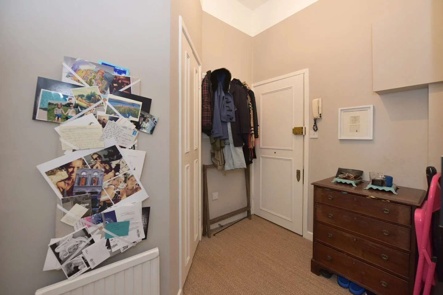 Flat Sinclair Road in Greater London
