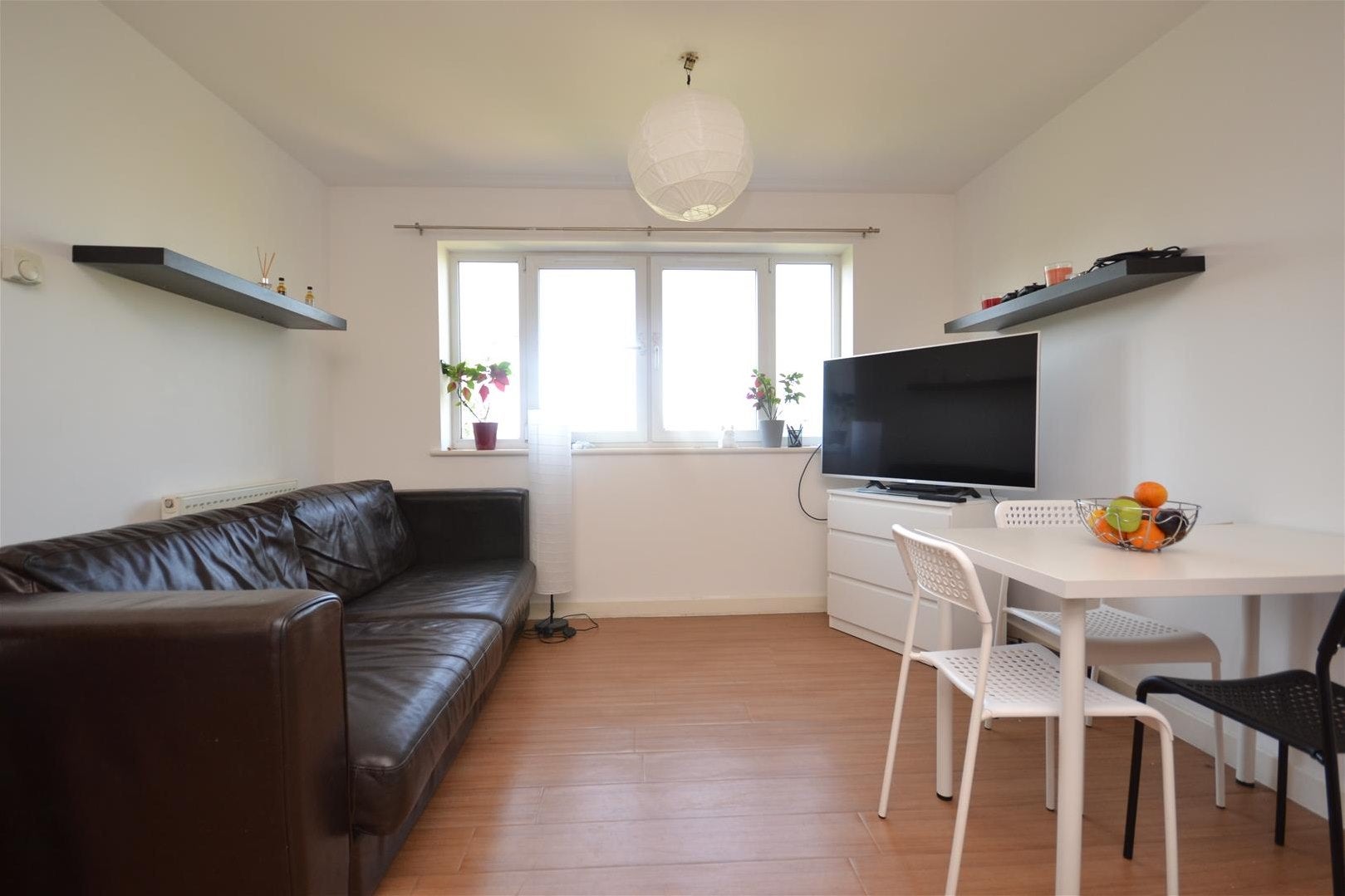 Flat Hawker Place in Greater London