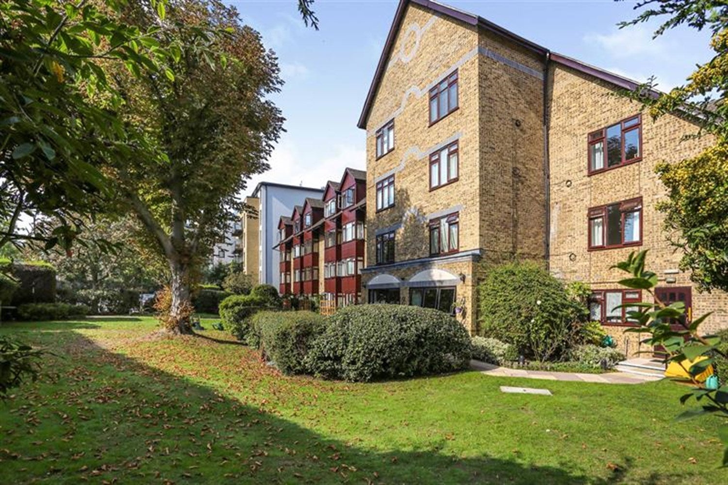 Flat Godwin Road in Greater London
