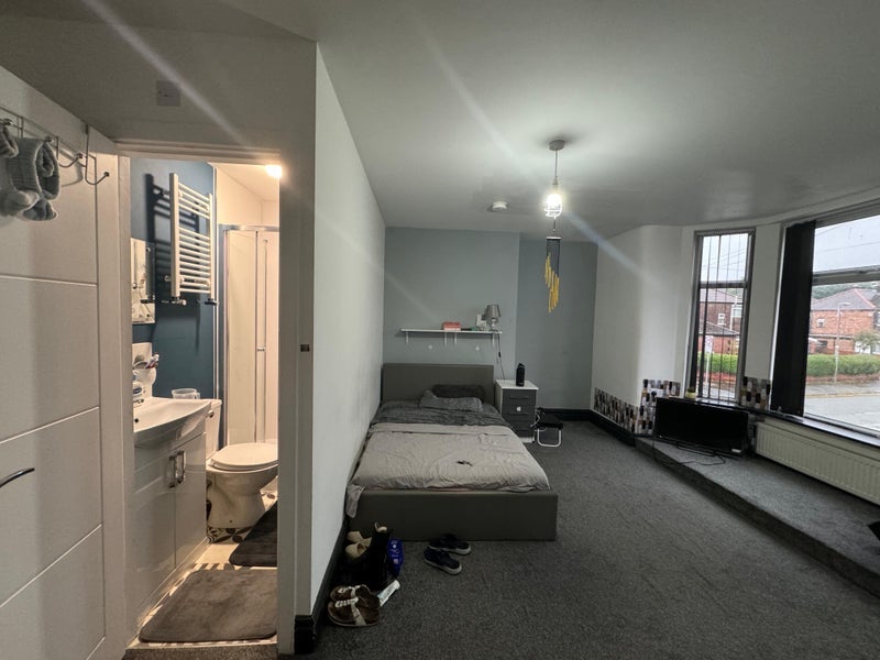 Room Weaste Lane in Salford