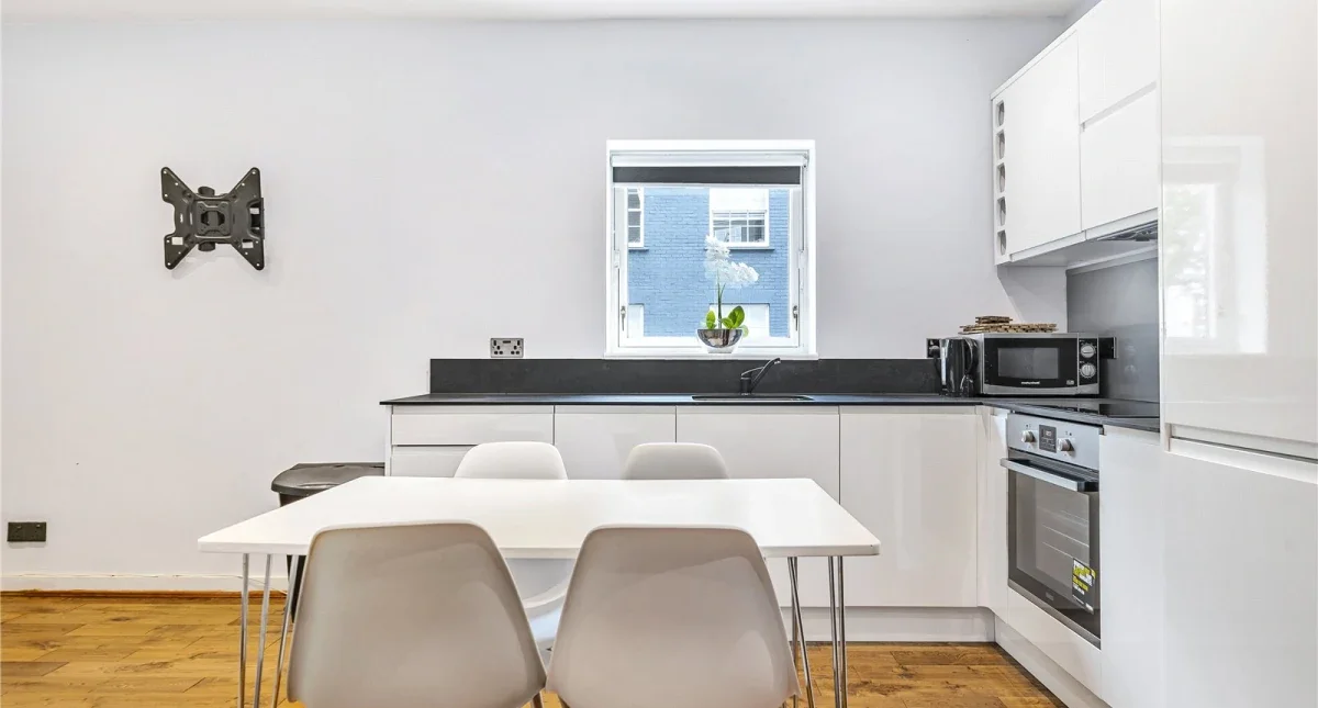 Flat Rosebery Avenue in Greater London