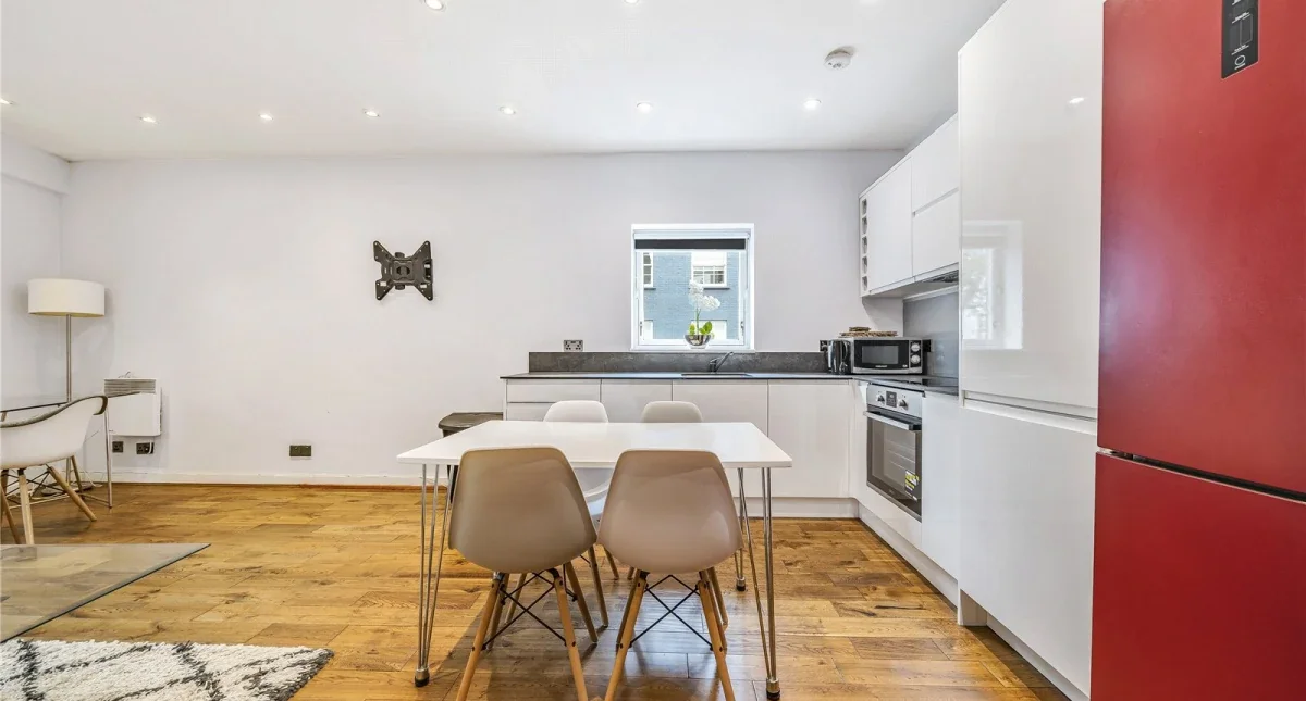 Flat Rosebery Avenue in Greater London