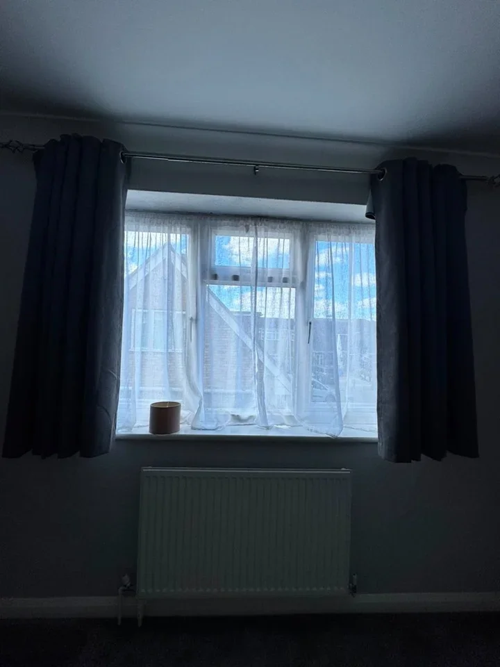 Room Deri Dene Close in Borough of Spelthorne