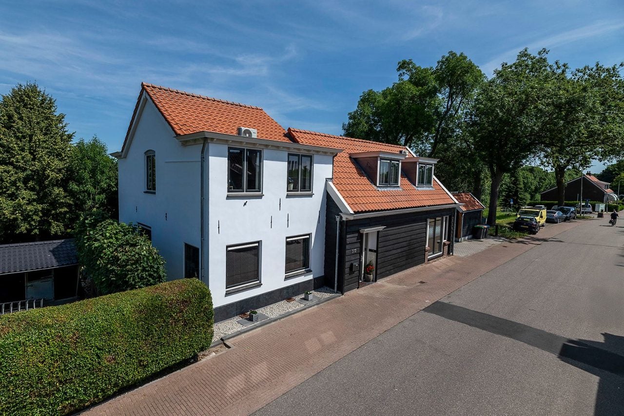 Huis Voordijk 372 in Barendrecht