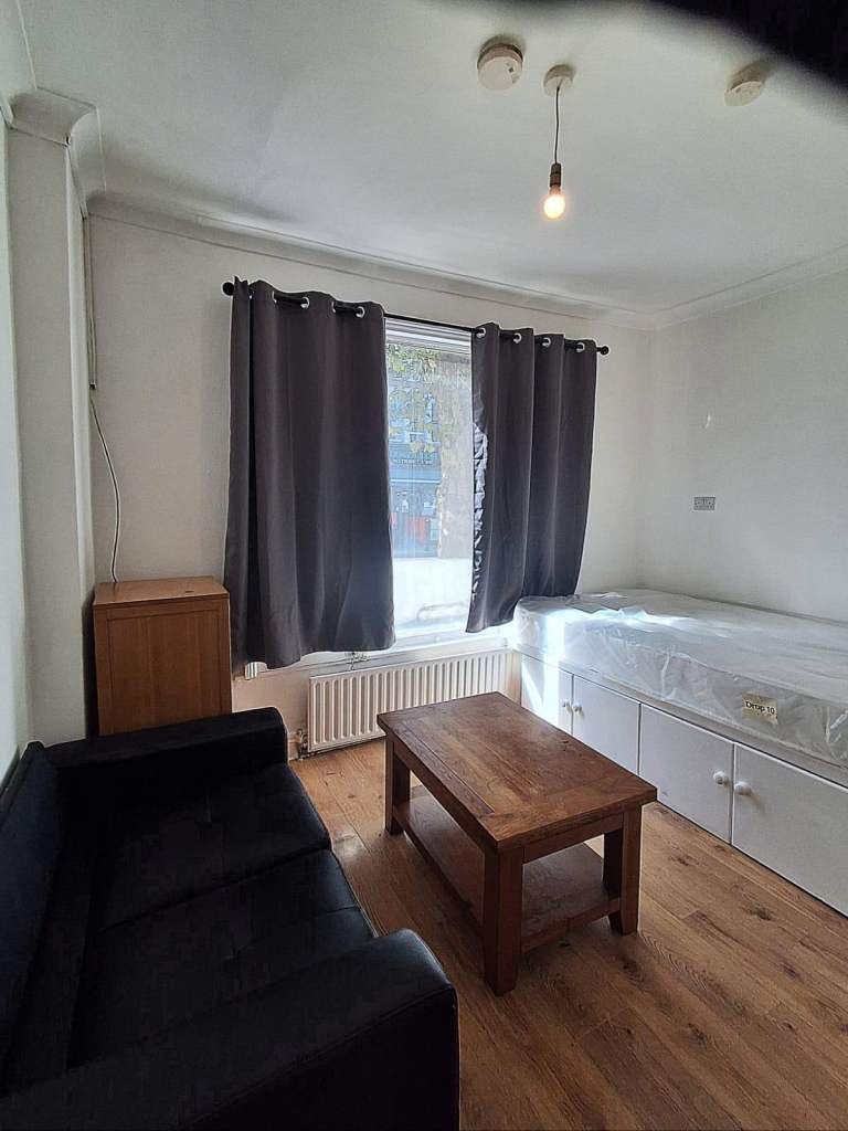 Flat Wandsworth Bridge Road in Greater London