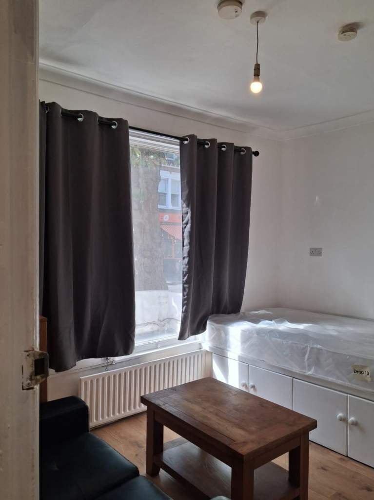 Flat Wandsworth Bridge Road in Greater London