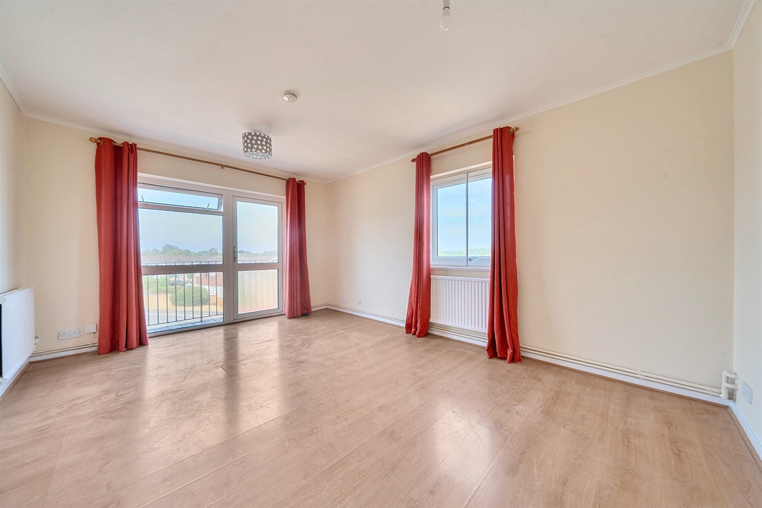 Flat North Heath Lane in Horsham
